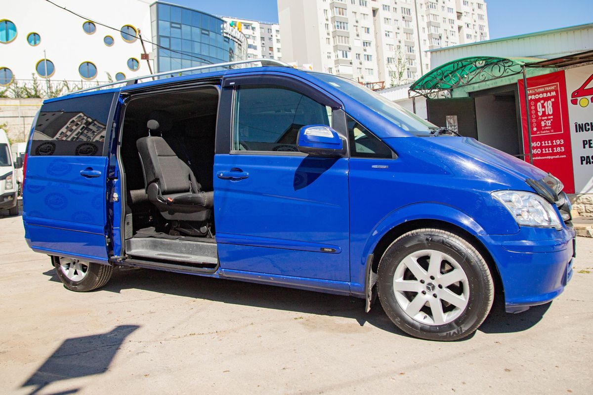 Mercedes Viano, 2011 (Albastru)