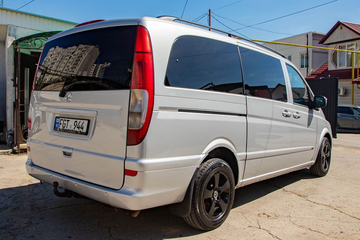 Mercedes Viano, 2010 (Argintiu)