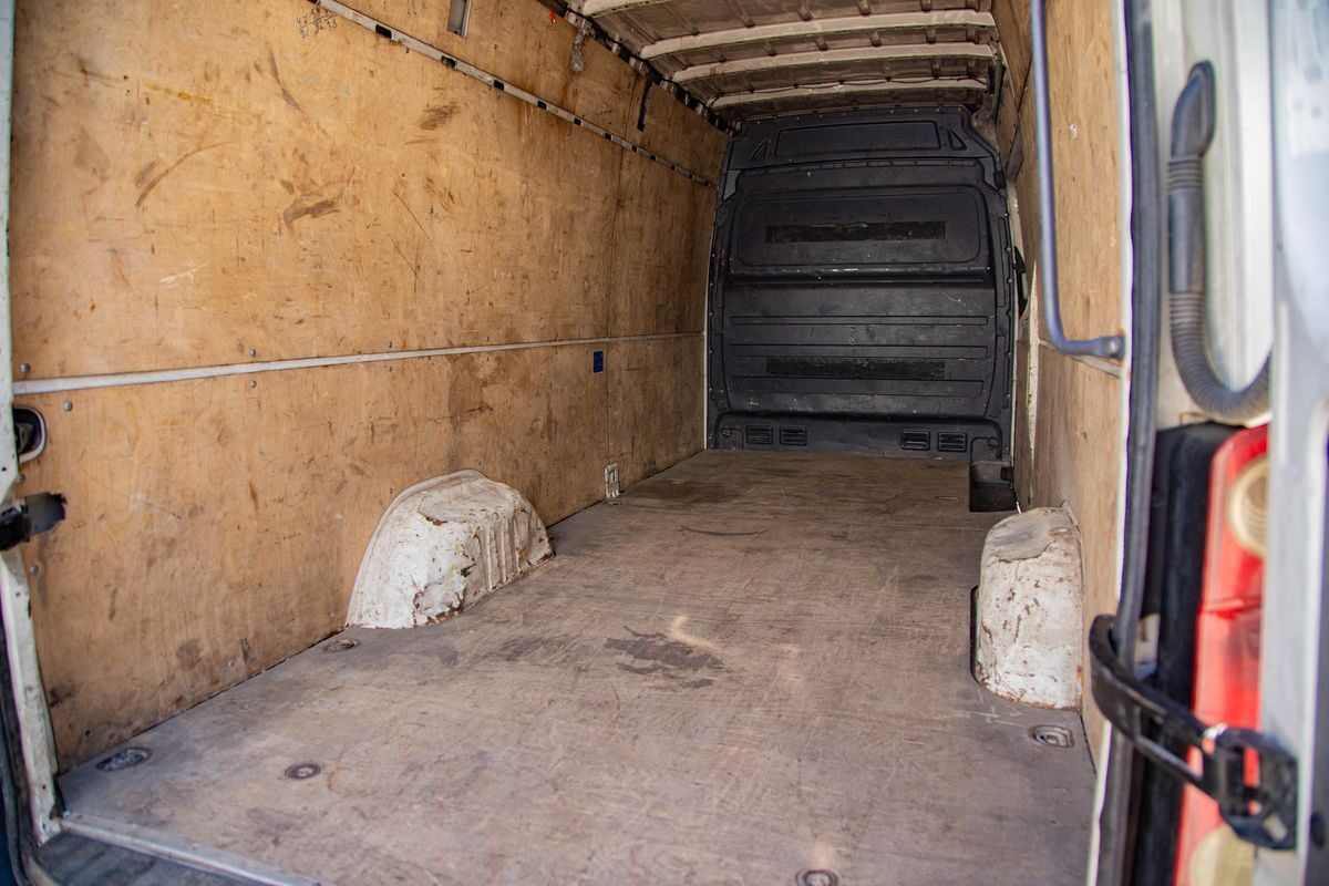 VW Crafter Long, 2010 (Белый)